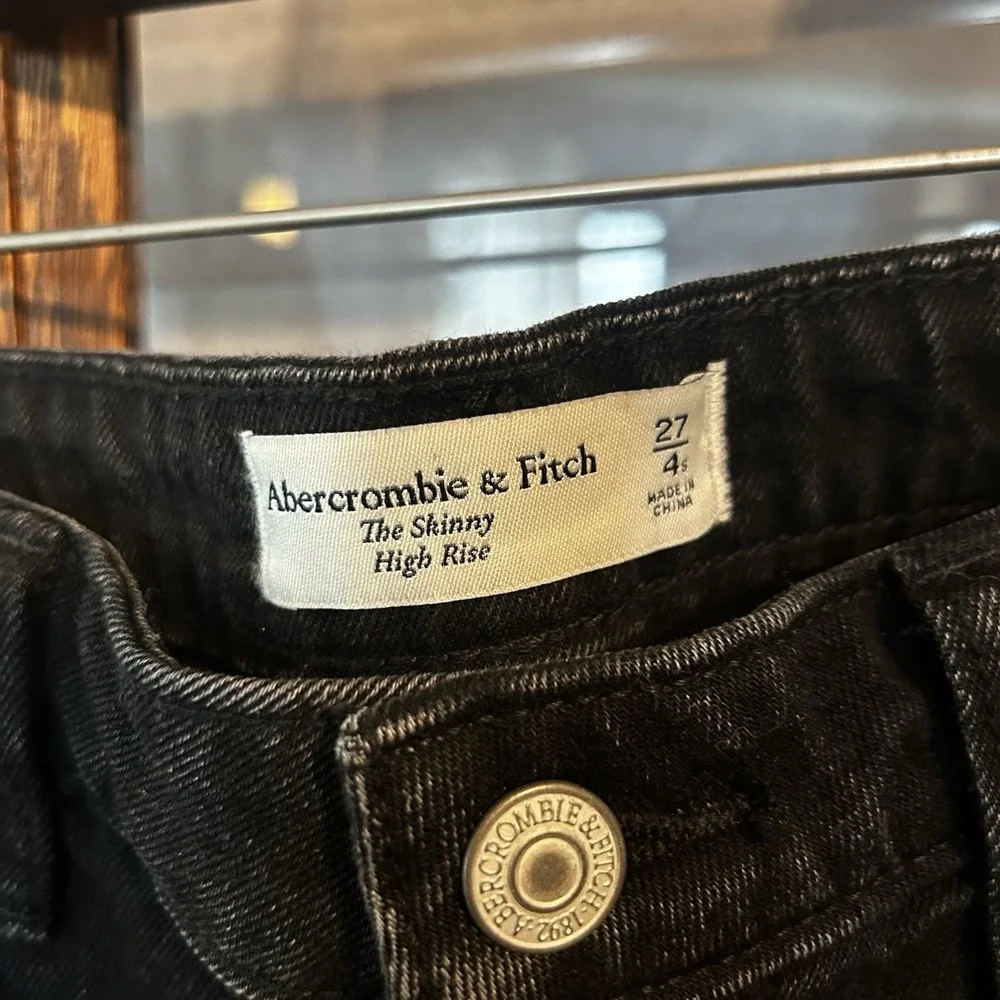 Abercrombie Fitch The‎ Skinny High Rise Black Jeans Ankle Slit Size 27 /4 - Picture 3 of 6